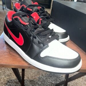 Air Jordan 1 Low 'White Toe' Black Fire Red Men's Lifestyle Shoes 553558-063